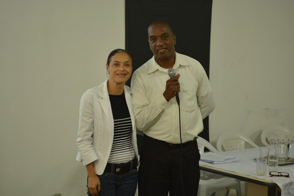 A  Secretária M. de Educação com o Coordenador e Instrutor do SERAD, Luiz Carlos Gonçalves da Costa